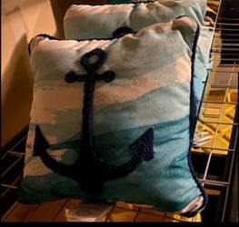 Home decor- nautical throw pillows- like new