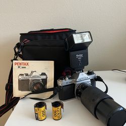 Pentax Asahi K1000 camera with flash