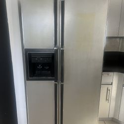 Refridgerator 