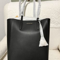 Brand New Michael Kors Purse