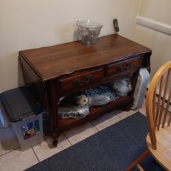 BROYHILL BUFFET HUTCH