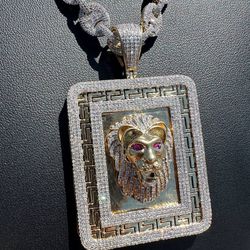 10k solid yellow gold Diamond iced out Gucci link chain with lion king pendant