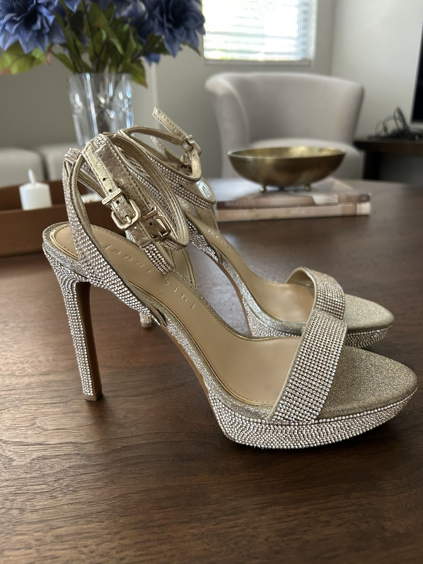 Gianni Binni Zinnaa Rhinestone Gold Heels Size 9.5