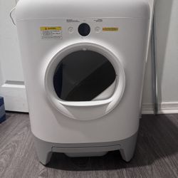 1 Year Barely Used  PETKIT Pura X Self Cleaning Litter Box
