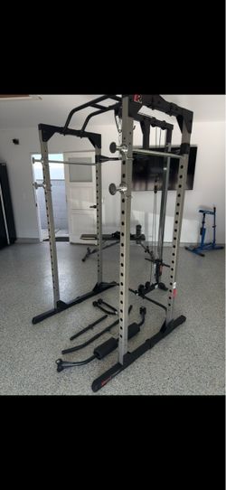 Fitness Reality 810XLT Super Max Power Cage with fitness reality 1000 bench (800lb high capacity) and pulley system!