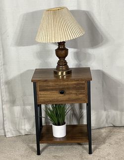 Compact Nightstand * End Table With Lamp