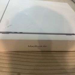 Mac Book Mint Condition 
