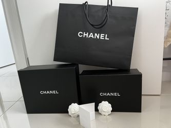 CHANEL show Box