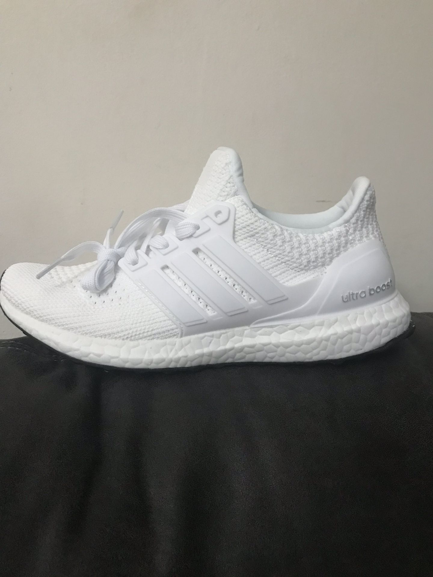 Adidas ultra boost triple white size 7.5