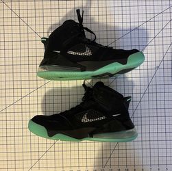 Jordan Mars 270 “Green Glow”