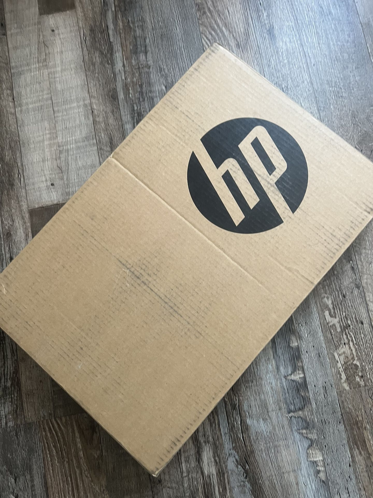 HP Laptop 17-cn2070cl 17.3" $750