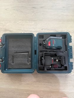 Used Bosch Professional GLL220 Laser Level – With Case