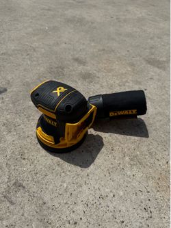 Dewalt 20v 5in orbital sander (tool only)