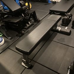 Precor Discovery Series Flat Bench - Excellent Condition