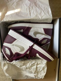 Air Jordan 1 Retro High OG Bordeaux