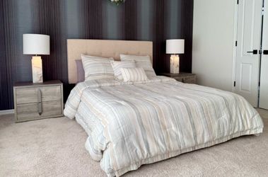 Queen size bed with mattress