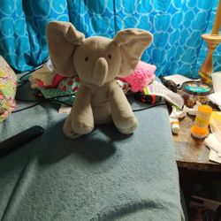 Baby G U N D Floppy The Elephant Battery Operated Stuffy