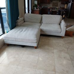 Cream.color Sofa, Includes Attomom 43x43