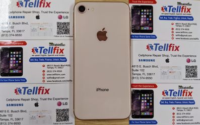 iPhone 8 📳 64GB. Factory Unlocked 🔓 Like new condition 🎁 With warranty 🧾