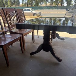 Table & Chairs 