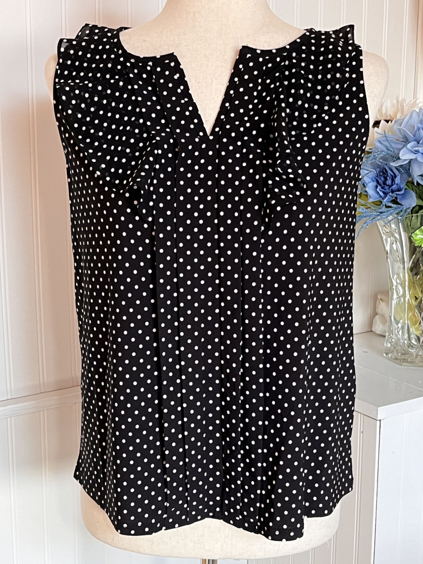 Roz & Ali Black & White Polka Dot Sleeveless Blouse