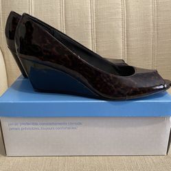 Klinton Tortoise Shell Pumps Size 9