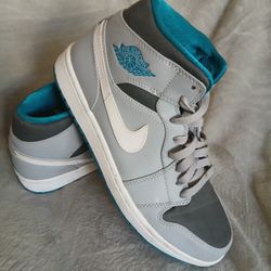 Nike Jordan 1 Mid Wolf