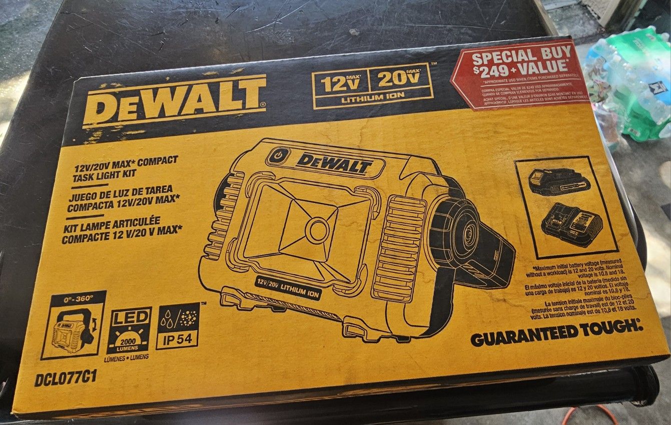New Dewalt Light Kit