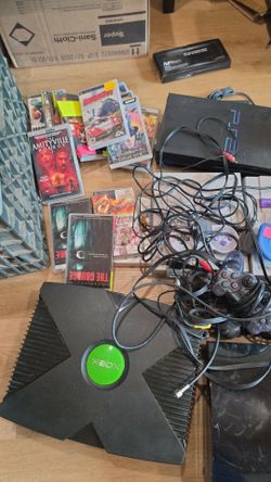 Huge yard sale 5$ and under