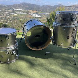 DW Drum Set, Maple Drums