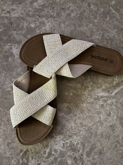 Like New Size 8 Sandals