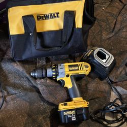 Dewalt Drill With Charger And Battery. 