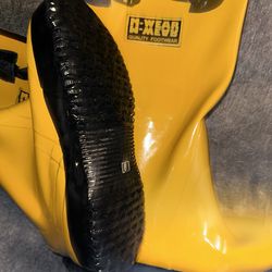 Men yellow Waterproof Quality Footwear Boots