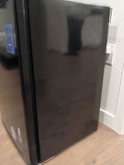 Mini fridge