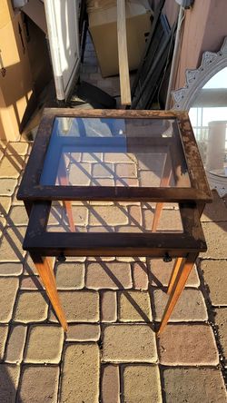 Vintage dual Nesting Table