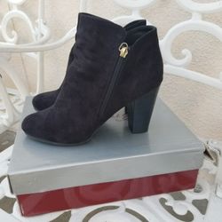 Women's Size 8.5 Black Suede Heel Booties
