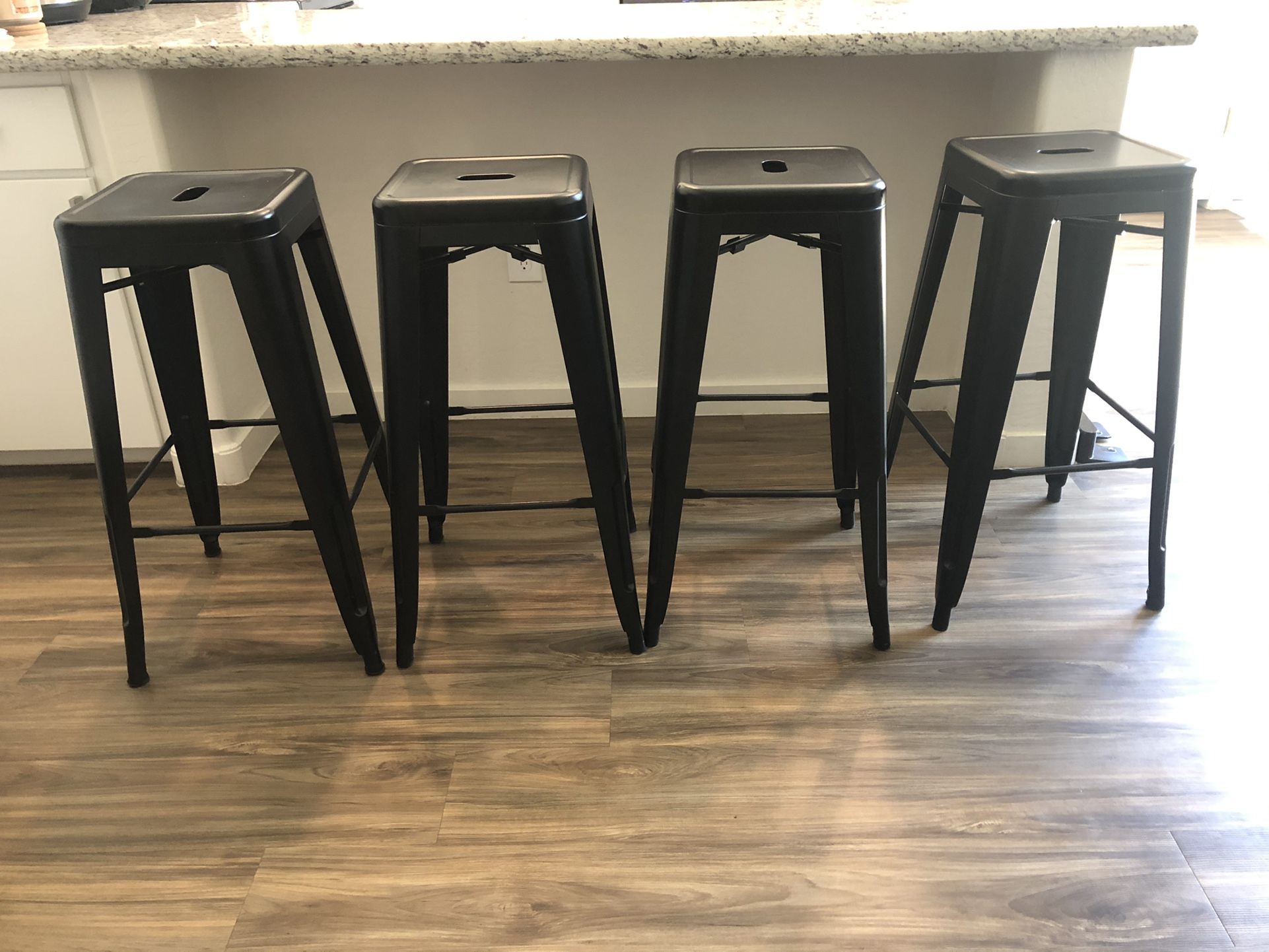 4 Metal Barstools