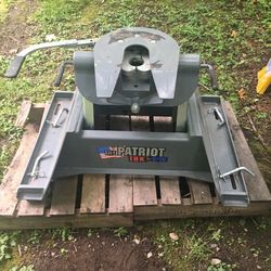 BW 18k Fifth Wheel Hitch