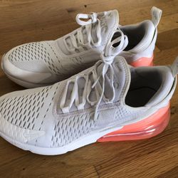 Nike Men’s Air Max 270 size 9.5