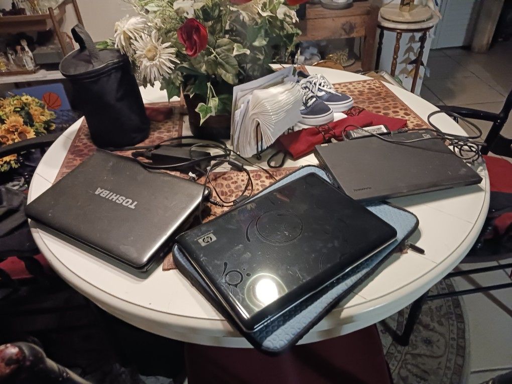 Lots Good Run Laptops Message Me Info Only A Buyer Fr 50 Each Or Take All Gd Deal