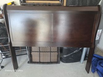 Full size bed