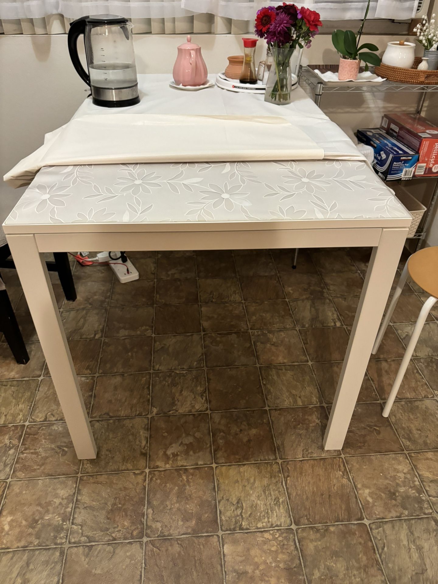 Table. Excellent Condition