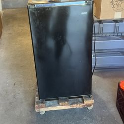 Mini Refrigerator With Freezer
