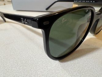 Ray Ban Elliot brand new in the box (opened for pics only)