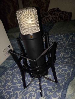 Rode nt1 5 generation microphone ( USB C / XLR )