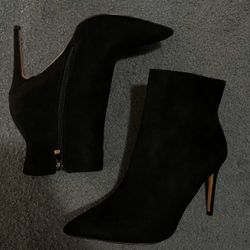 Black Heel Boots 