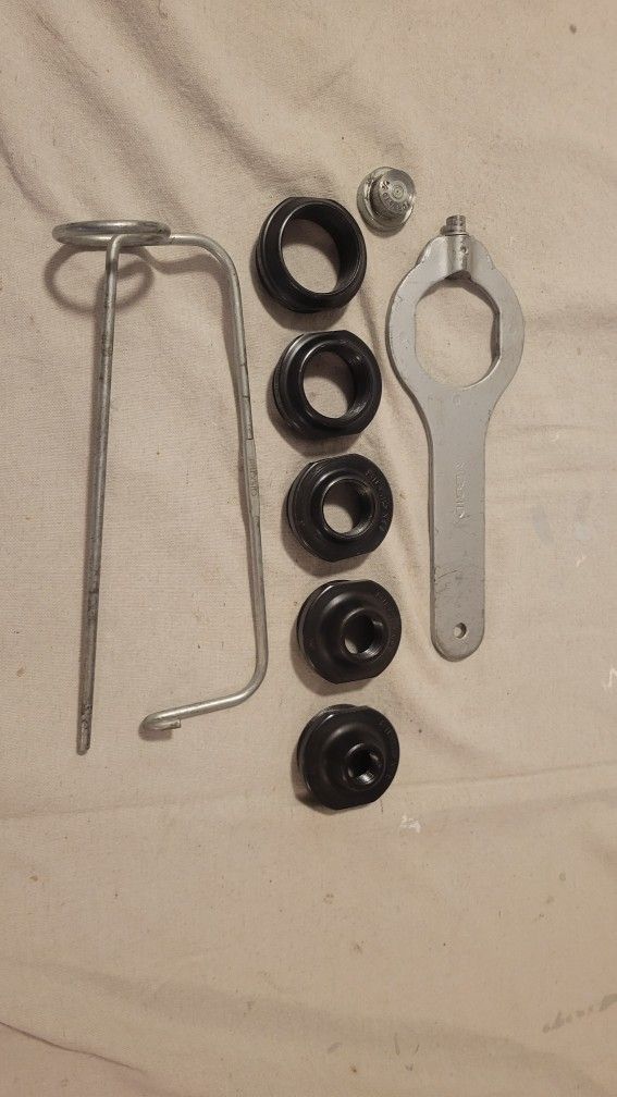 RIDGID 819 Nipple Chuck Kit (1/2" - 2")