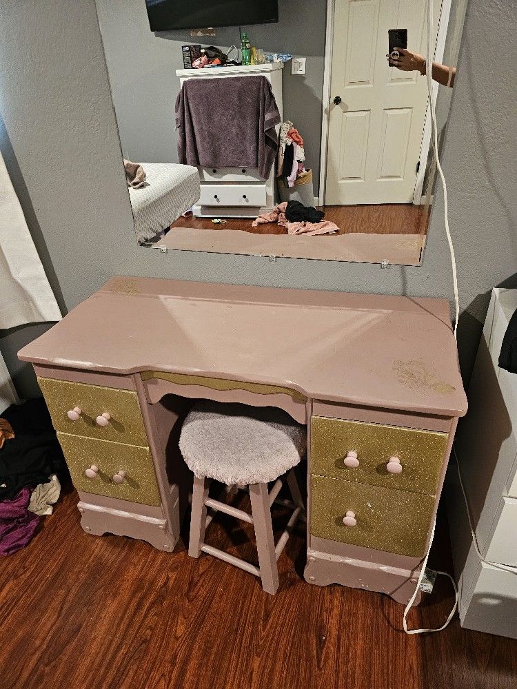 Vanity/ Desk