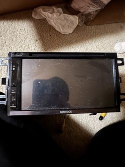 Kenwood Touch Screen Radio DNX577S