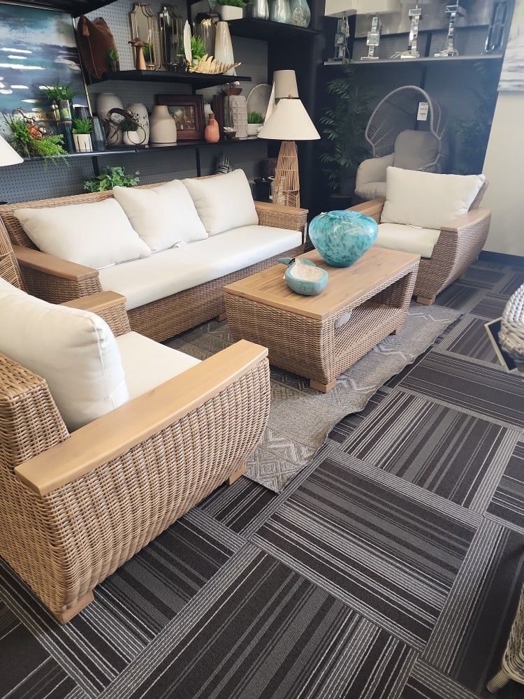 PATIO SET